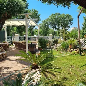 Gasthuis My Roma, Ostia